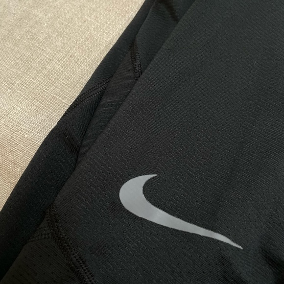 Cropped Nike Running Leggings - Picture 2 of 4